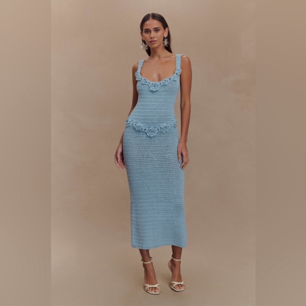 NWT MESHKI Teagan Floral Hand Crochet Midi Dress - Blue size XS